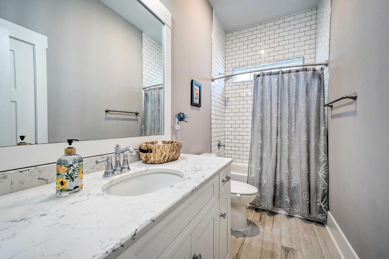 Bright Coastal Abode With Porch And Beach Access! Carolina Beach Kültér fotó