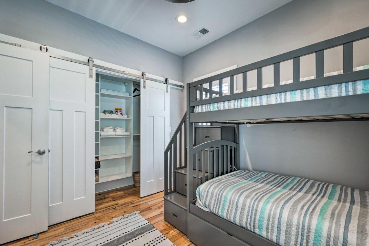 Bright Coastal Abode With Porch And Beach Access! Carolina Beach Kültér fotó