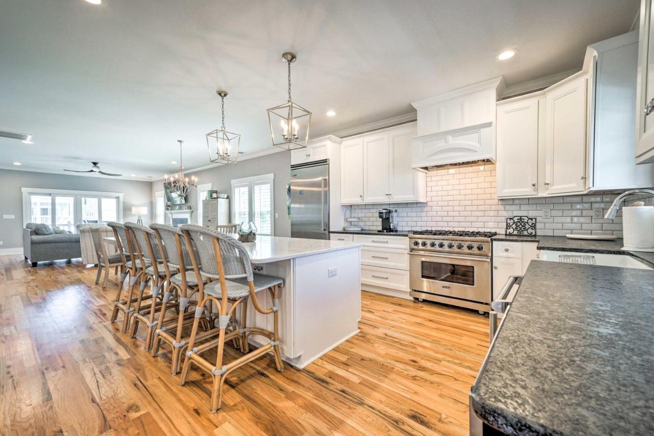 Bright Coastal Abode With Porch And Beach Access! Carolina Beach Kültér fotó